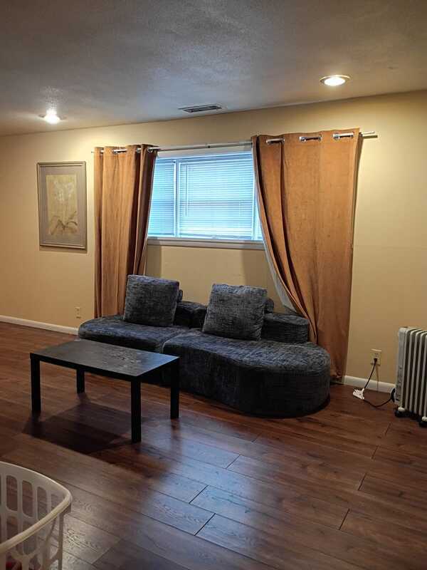 Building Photo - 117 S Elder Ln