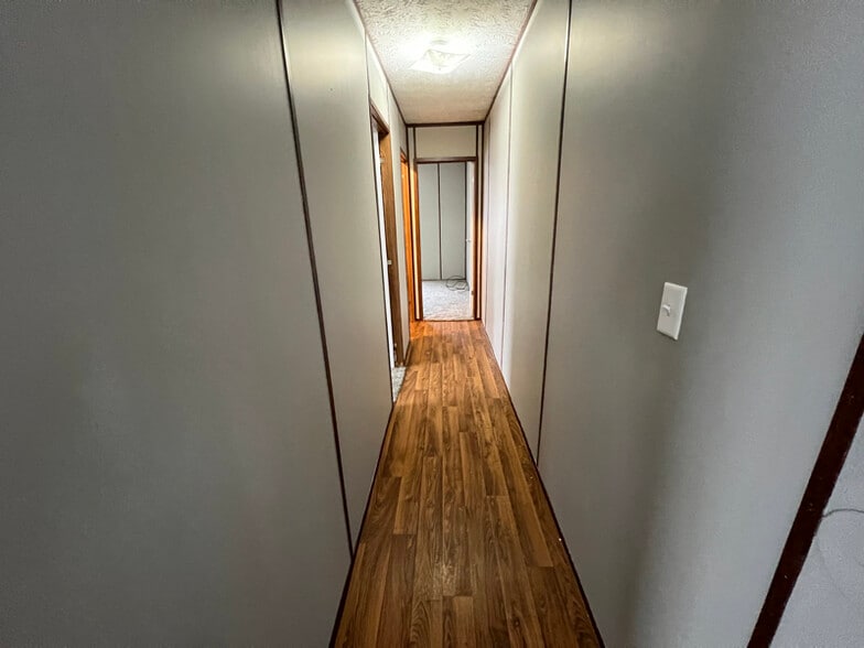 Building Photo - 108 Plum St