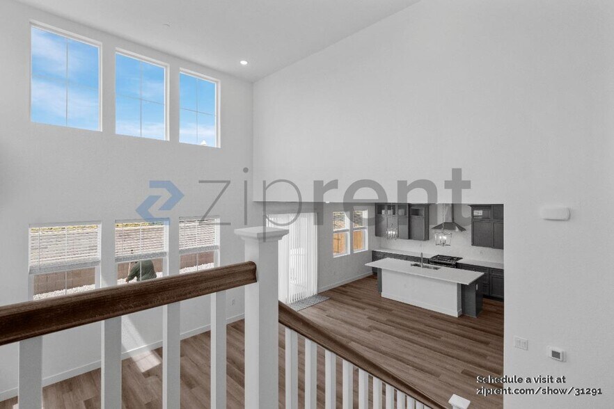Building Photo - 15997 Mavericks Ln
