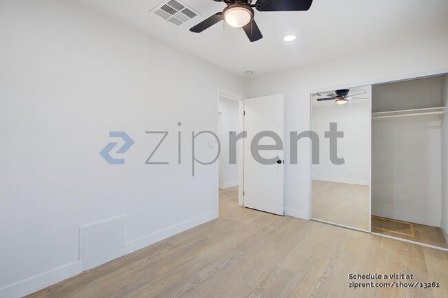 Building Photo - 2602 Deodar St