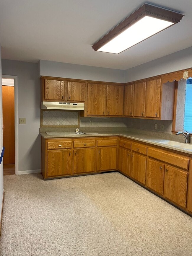 Building Photo - Three Bedroom Home in Richland