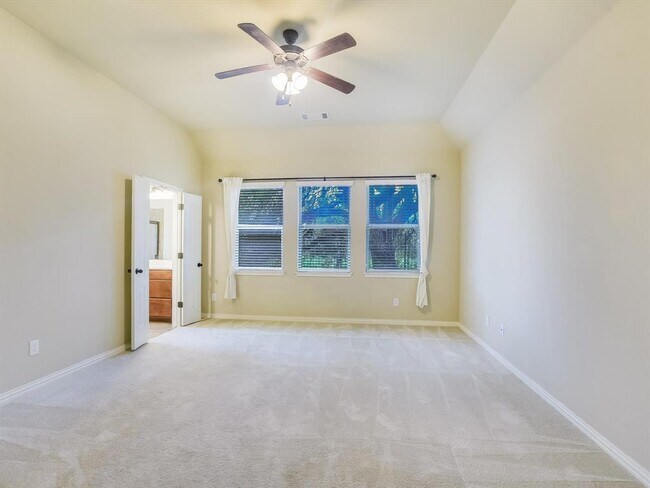Building Photo - 452 Monahans Dr