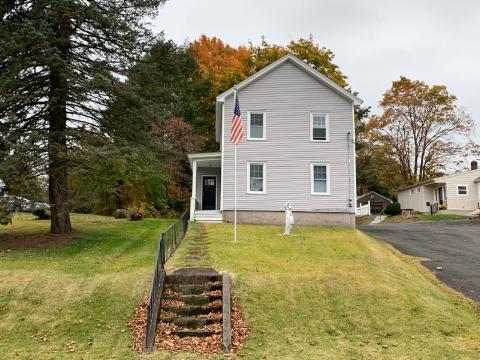 Building Photo - 154 Beecher St