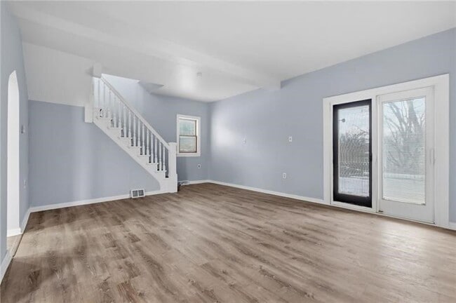 Building Photo - 228 Sylvan Walk