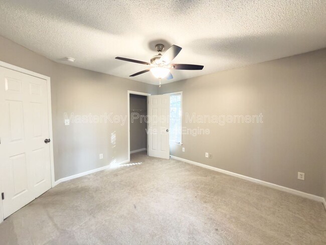 Building Photo - 251 Tillamook Dr