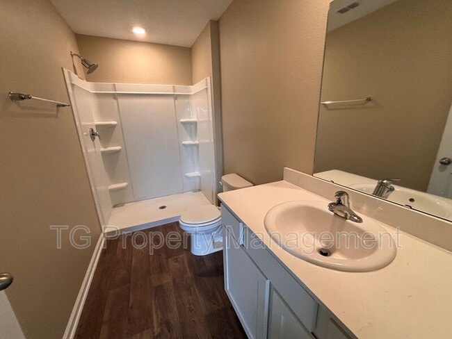Building Photo - 903 Rivertree Pl