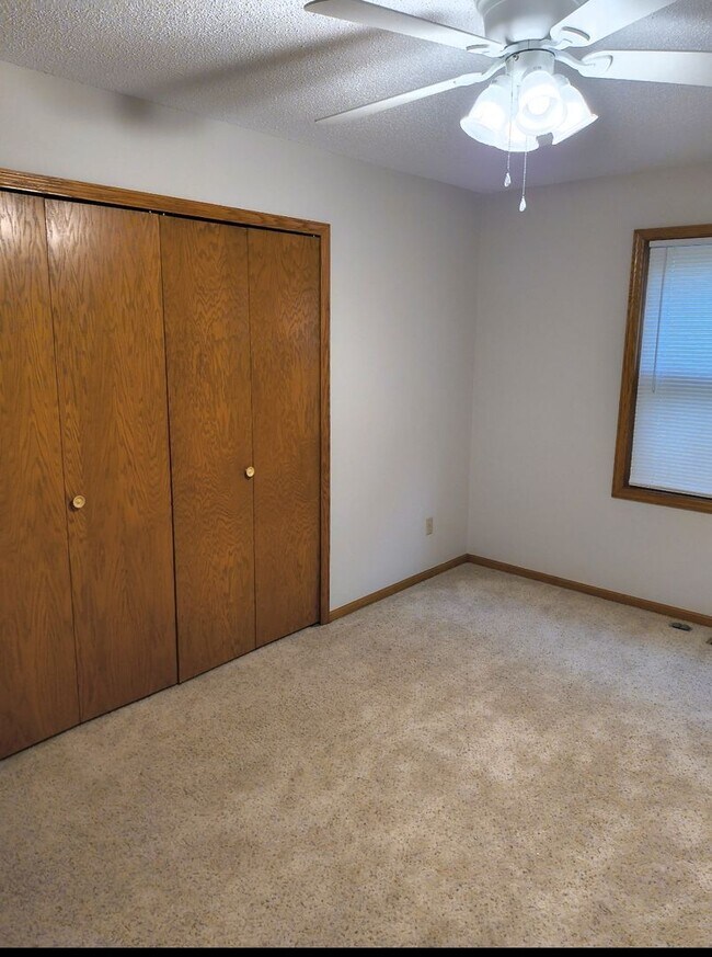 Building Photo - 1250 Silverwood Ct