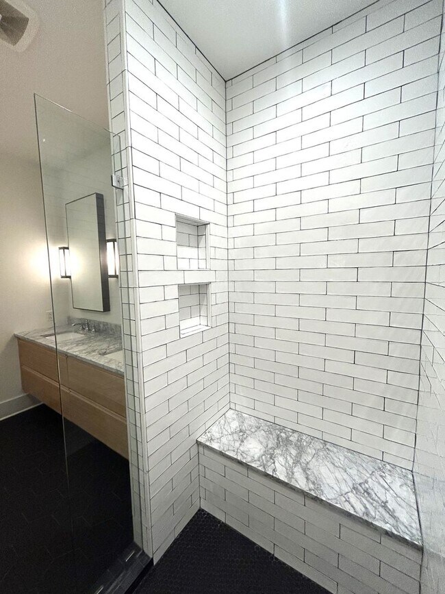 Building Photo - 524 Mulberry St