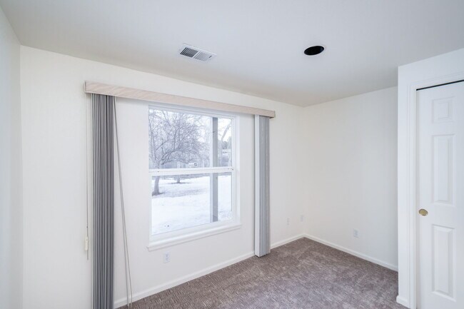 Building Photo - 299 W Jamison Cir
