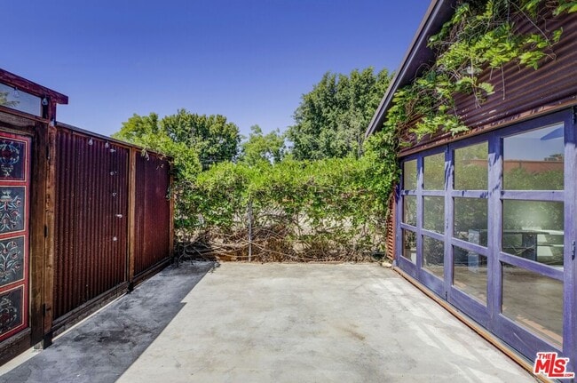 Building Photo - 1012 Coronado Ter