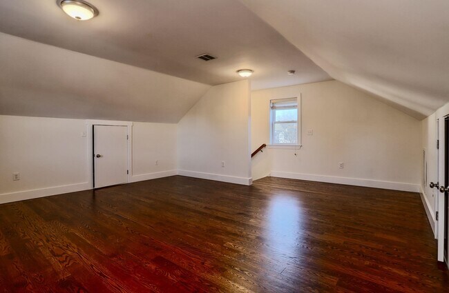 Building Photo - 40 Grant St