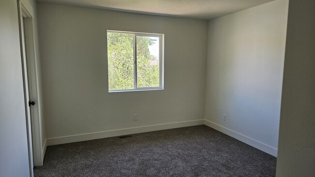 Building Photo - 158 S 100 E