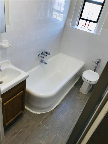 Building Photo - 225 W 233rd St