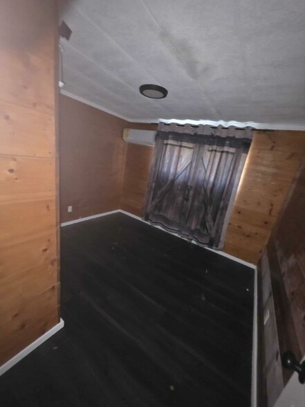 Building Photo - 2268 S Hull Terrace