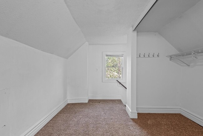 Building Photo - 3301 22nd Ave S