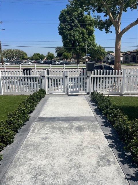Building Photo - 7274 Century Blvd