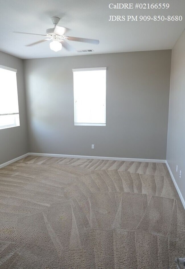 Building Photo - Ontario 3 Bedroom Condo