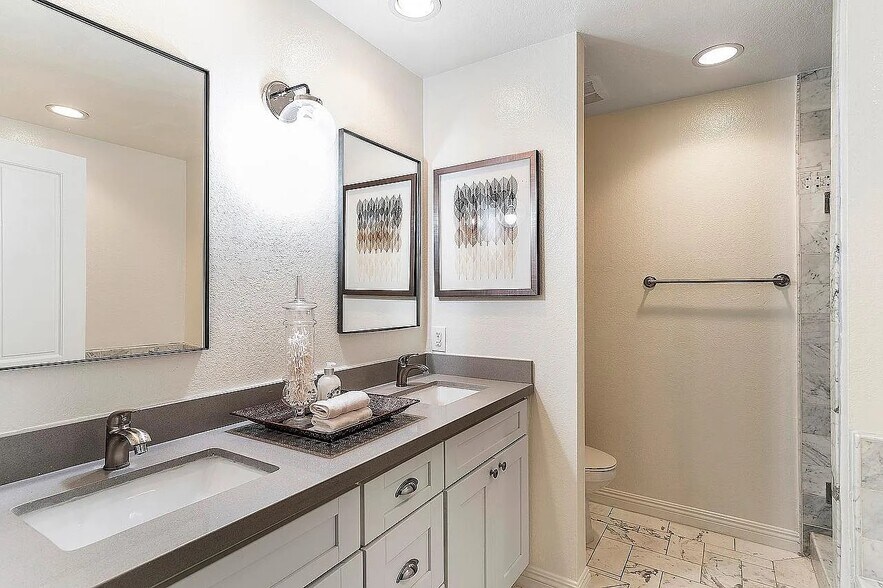 Building Photo - 1650 Veteran Ave