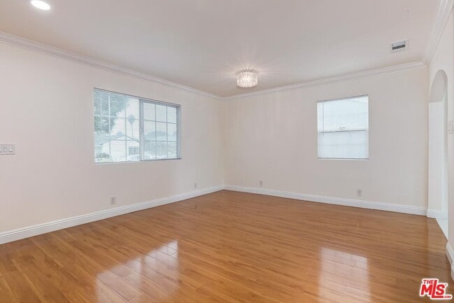 Building Photo - 5873 Dauphin Ave.