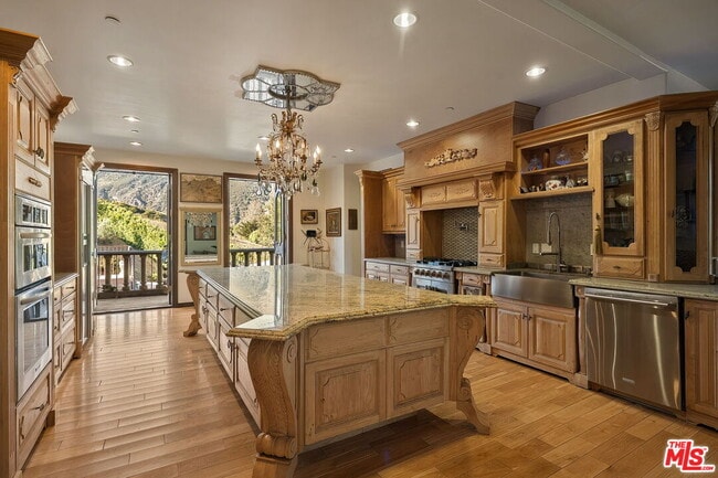 Building Photo - 28305 Via Acero