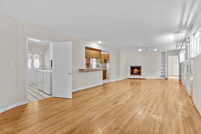 Building Photo - 17 Stallion Rd