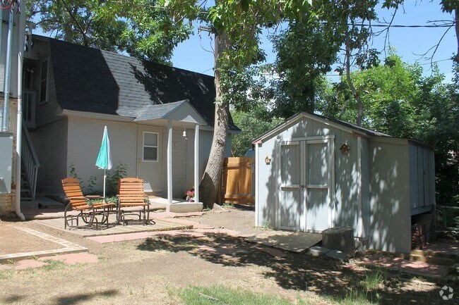Building Photo - Maple Apartments
