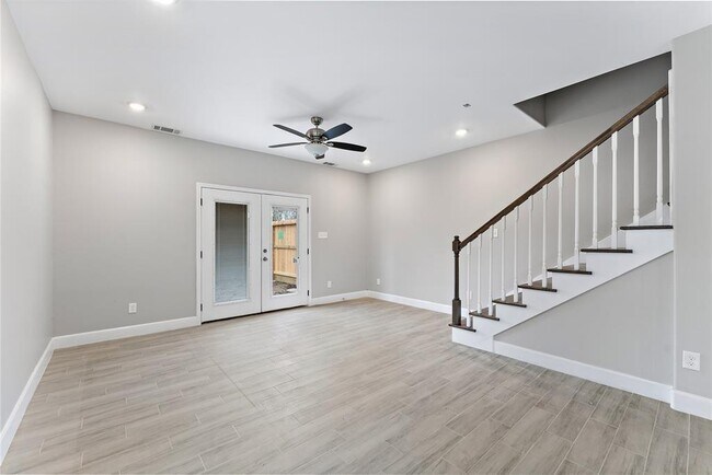 Building Photo - 5803 Southmund St