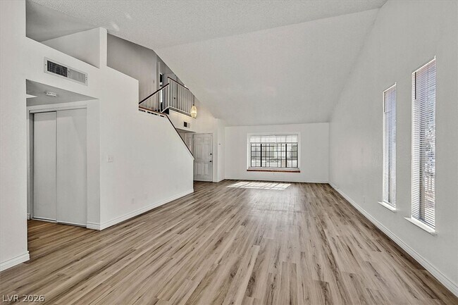 Building Photo - 4824 Norway Ln