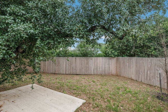 Building Photo - Spacious & Modern 3/3.5 in The Preserve at the Dominion