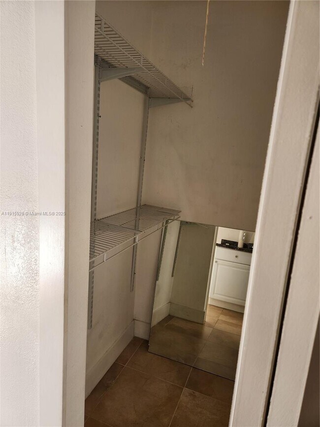 Building Photo - 10020 SW 213th Terrace