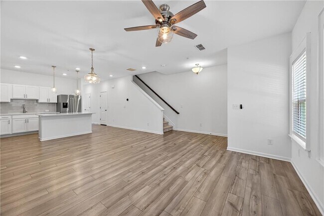 Building Photo - 4406 Ryan St