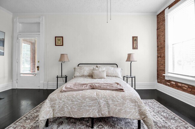 Building Photo - 174 Reinhard Ave