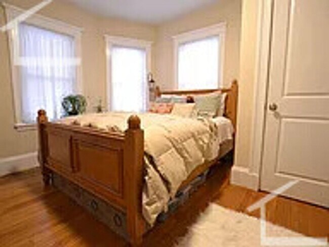 Building Photo - 25 Matchett St
