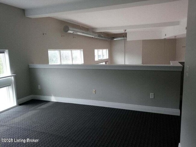 Building Photo - 2415 Brownsboro Rd