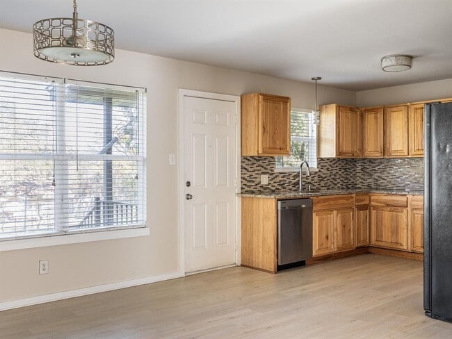 Building Photo - 800 Monterrey Pl