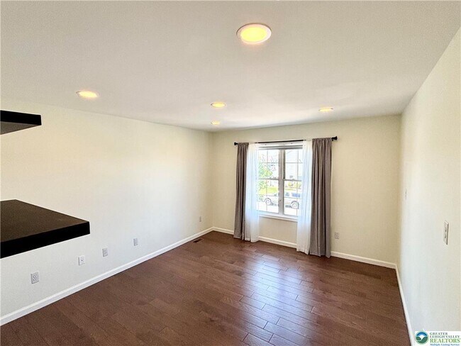 Building Photo - 1319 Mohr Cir