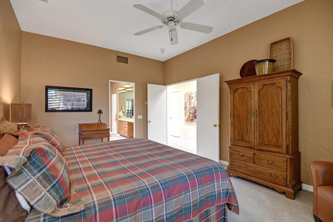 Building Photo - 383 Desert Holly Dr