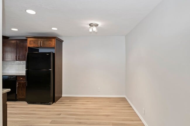 Building Photo - Exceptional Apartment Living in Boise’s North End