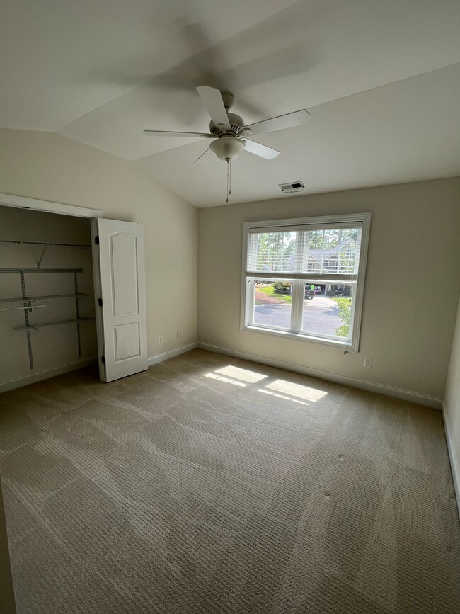Building Photo - 1 Laurel Valley Ct