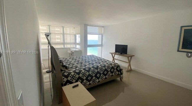 Building Photo - 1370 S Ocean Blvd