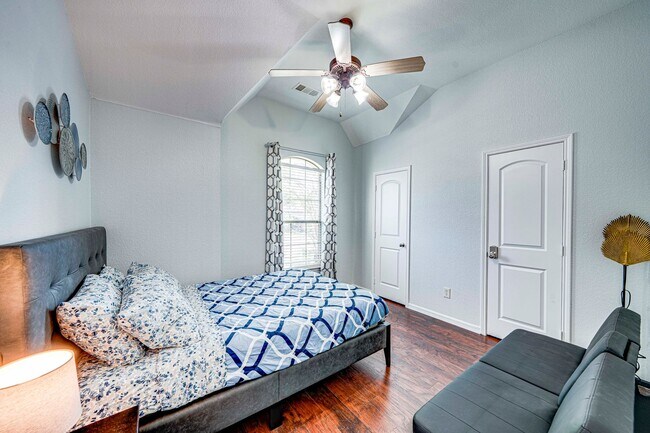 Building Photo - Property for Lease in Little Elm!