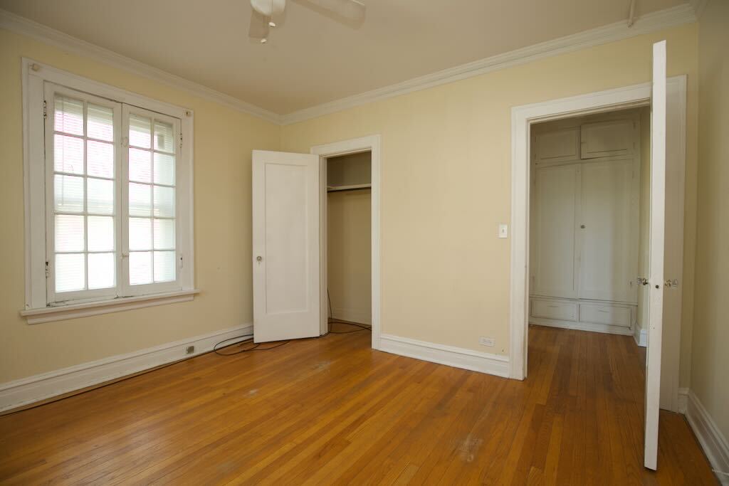 Building Photo - 918 Green Bay