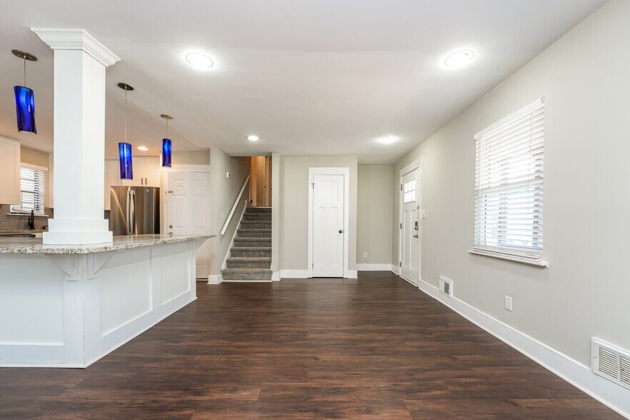 Building Photo - 299 Cindy Dr SE