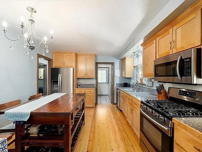 Building Photo - Craftsman Retreat in Camino – Updated 4BR Home on Quiet Lot!