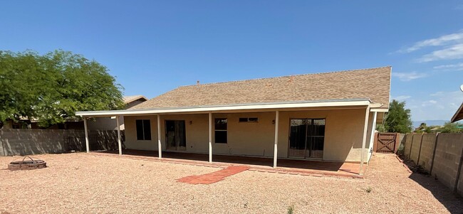 Building Photo - Rita Ranch Vail School District