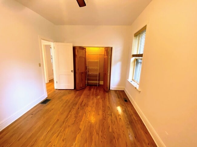Building Photo - 5339 N Winthrop Ave