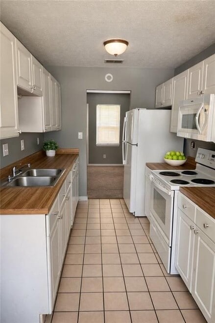 Building Photo - 6450 River Park Dr