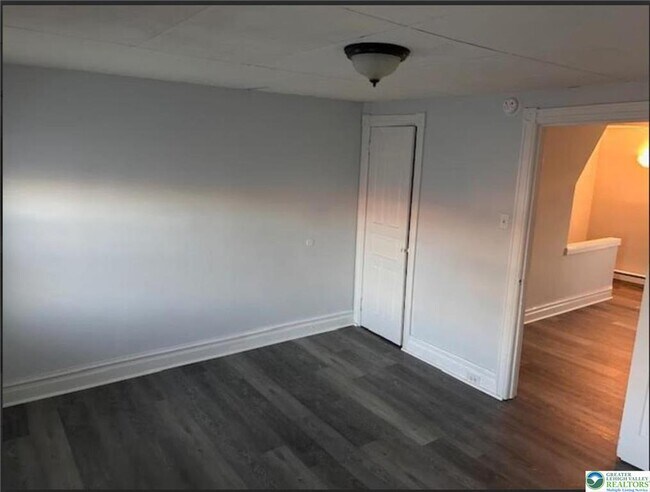 Building Photo - 322 N Franklin St