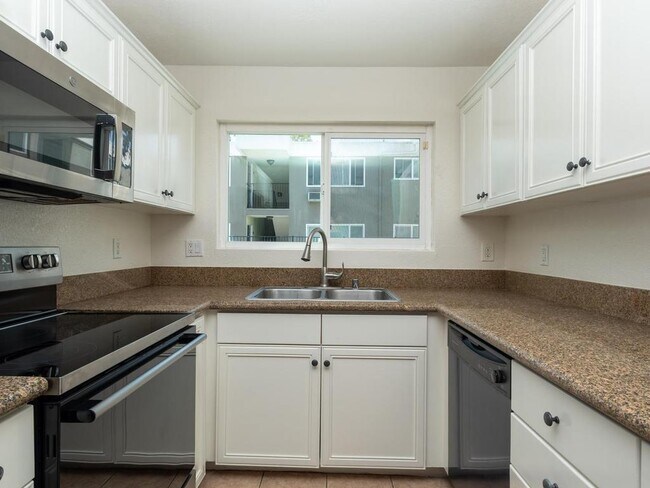 Building Photo - 6602 Beadnell Way