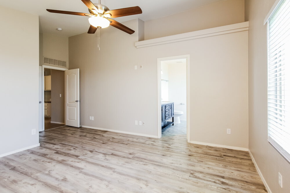 Building Photo - 4449 N 123rd Dr